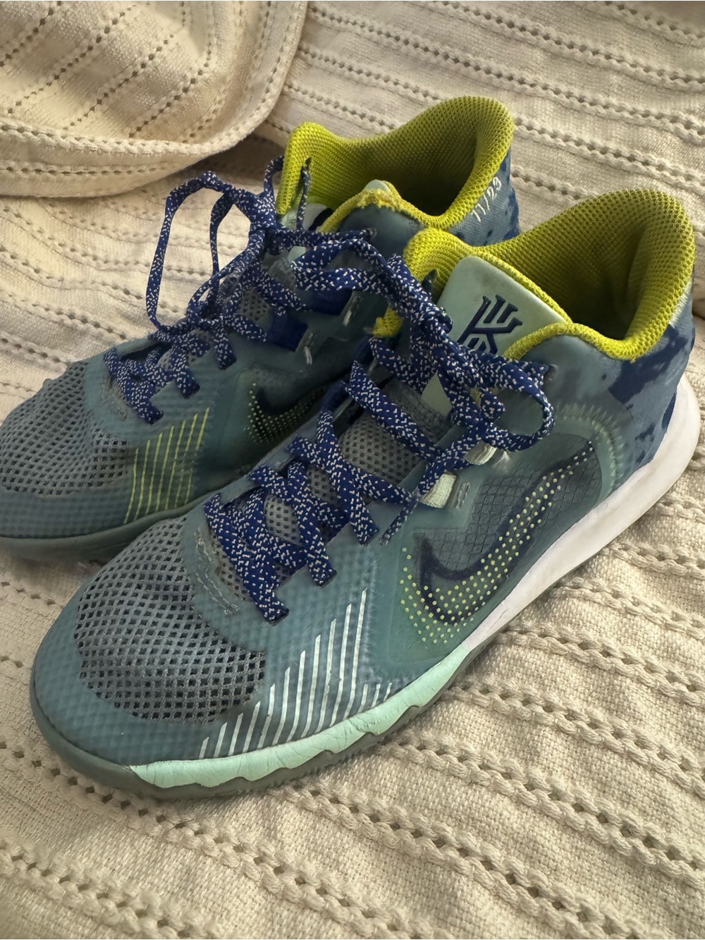 Nike Kyrie Flytrap 5 GS Ocean Cube Basketball Shoes